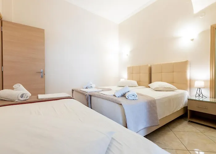 Town House For 6-16 With Ac * Páros