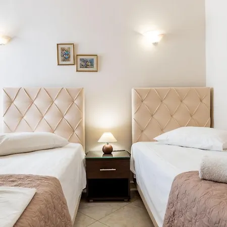 Holiday home Town House For 6-16 With Ac Parikia (Paros)