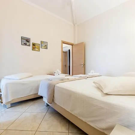 Town House For 6-16 With Ac Ferienhaus