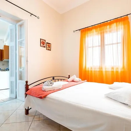 Holiday home Town House For 6-16 With Ac *