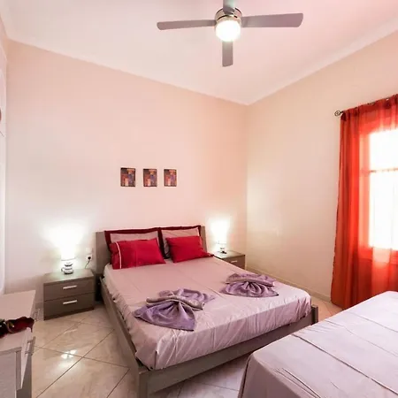 Holiday home Town House For 6-16 With Ac Parikia (Paros)