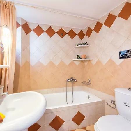 Town House For 6-16 With Ac