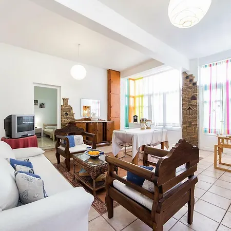 Town House For 6-16 With Ac