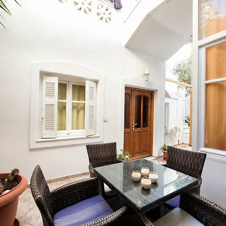 Town House For 6-16 With Ac Ferienhaus Páros