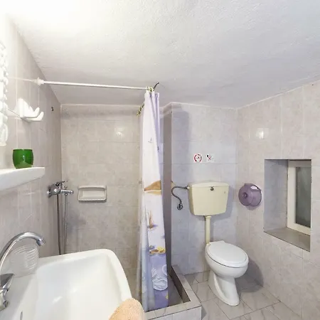 Holiday home Town House For 6-16 With Ac