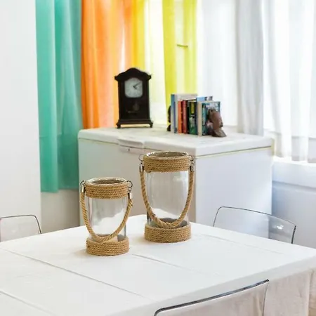 Town House For 6-16 With Ac Holiday home *