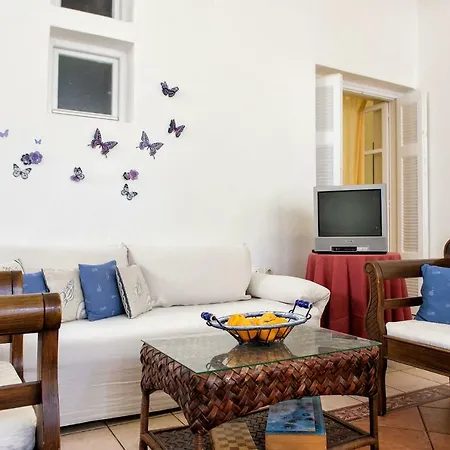 Town House For 6-16 With Ac Holiday home