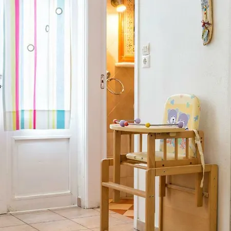 Town House For 6-16 With Ac Holiday home *