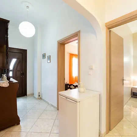 Town House For 6-16 With Ac