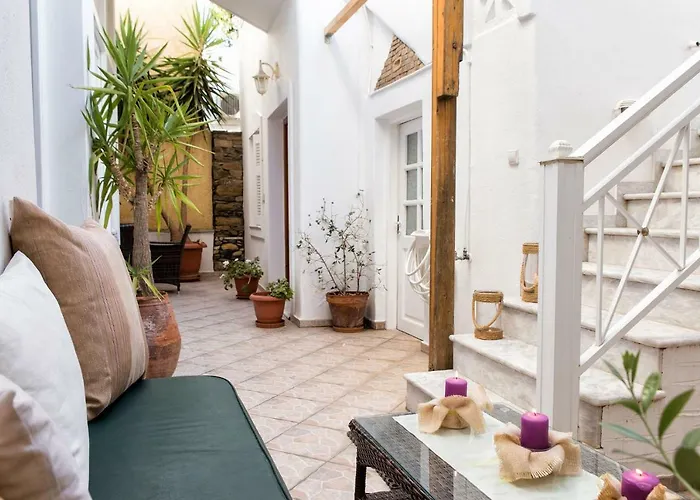 Town House For 6-16 With Ac Holiday home *