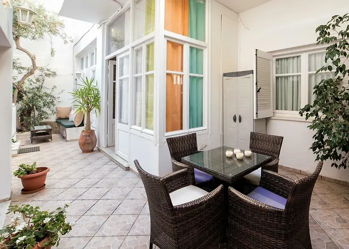 Town House For 6-16 With Ac Holiday home