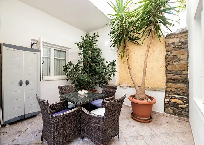 Town House For 6-16 With Ac Holiday home *