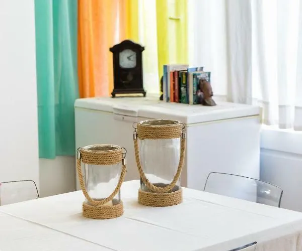 Town House For 6-16 With Ac Holiday home *