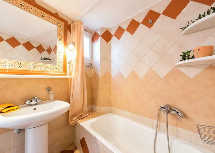 Holiday home Town House For 6-16 With Ac *