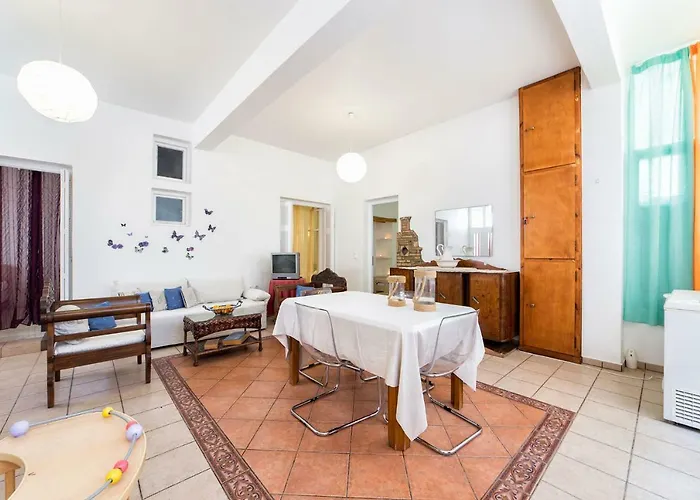 Holiday home Town House For 6-16 With Ac