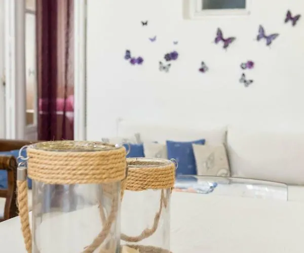 Town House For 6-16 With Ac Holiday home